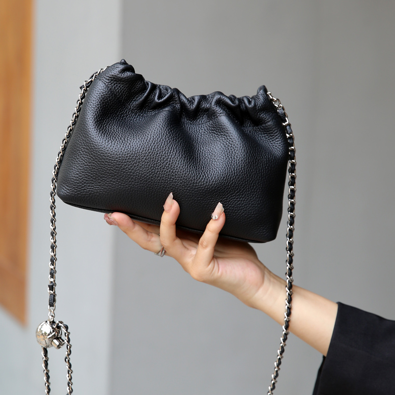 时尚小金球链条单肩包真皮水桶包女百搭2023新款软牛皮.斜挎小包