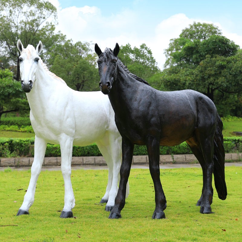 户外玻璃钢动物仿真马雕塑园林景观公园景区草坪摆U件大型白马模