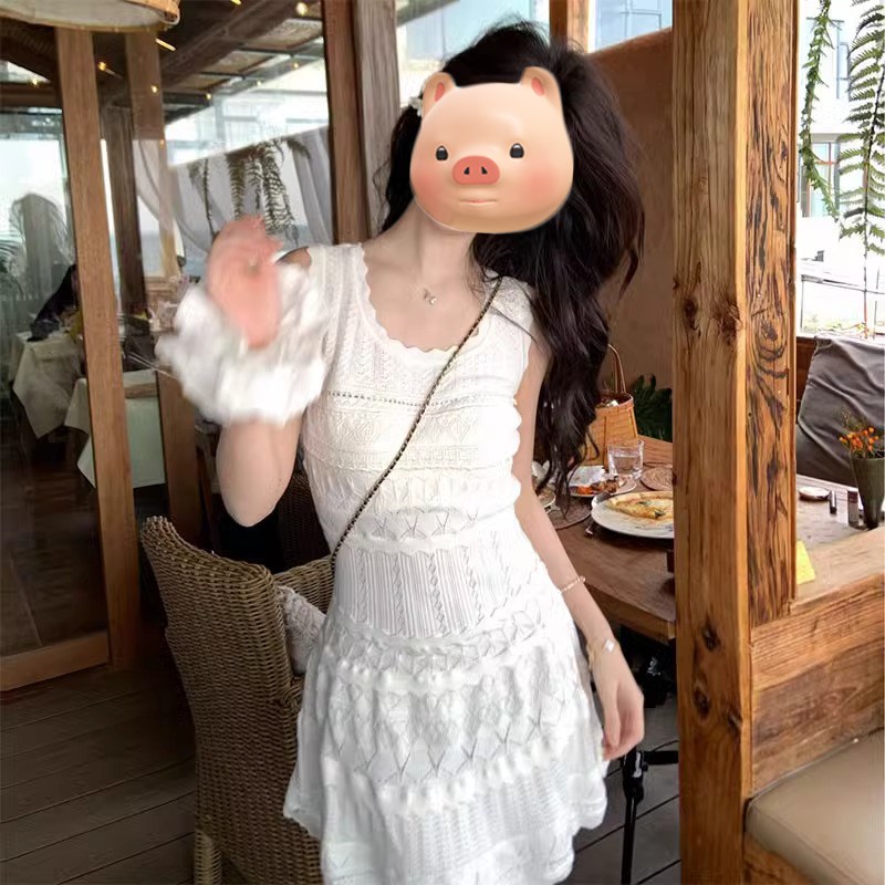 法式镂空冰丝针织吊带连衣裙女夏季海边度假风修身辣妹背心短裙子