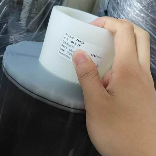 ®75410一种黑色双面丙烯酸泡棉胶带，具有出色的抗震和抗