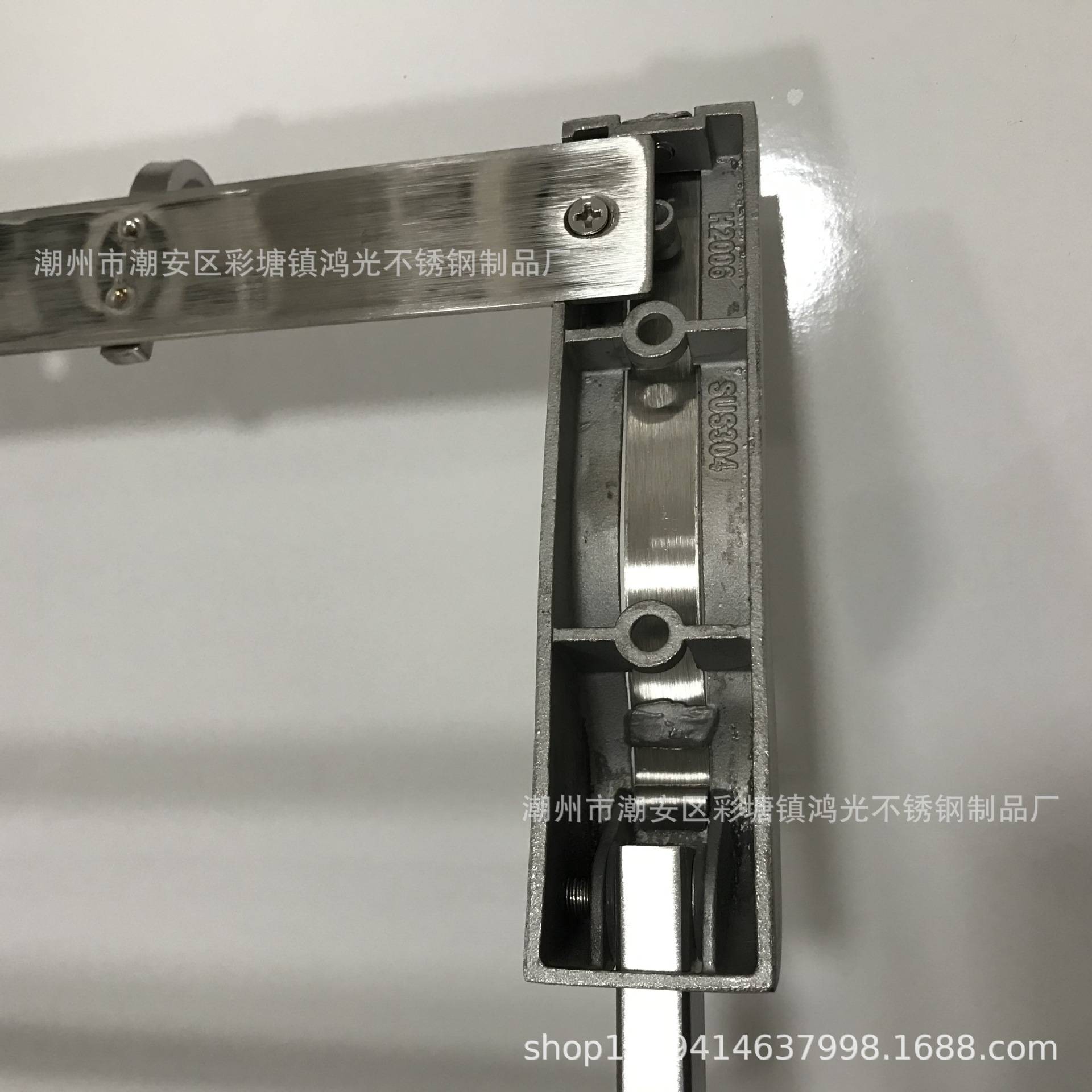 304不锈钢拉丝浴巾架 双层折叠置物毛巾架 精铸底座，活动杆！