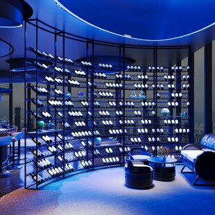 铁艺吧台弯形酒柜落m地靠墙置物架工业风酒吧展示架创意餐厅红酒