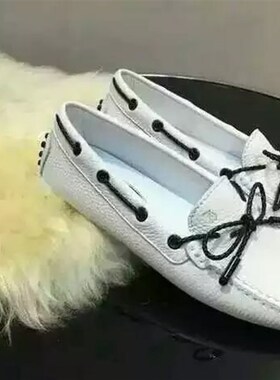 白色豆豆鞋女真皮新款秋季百搭平D底鞋牛皮休闲单鞋一脚蹬软皮