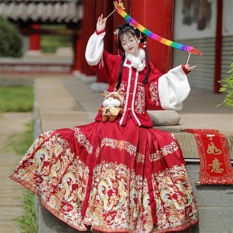 新款女款女士日常冬季拜年汉服明制秋冬新中式成人马面裙加绒上衣图片