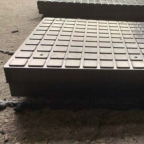 铁路轨道橡胶道口板绝缘嵌条辅面板橡胶水泥枕道耐磨耐高压减速垄