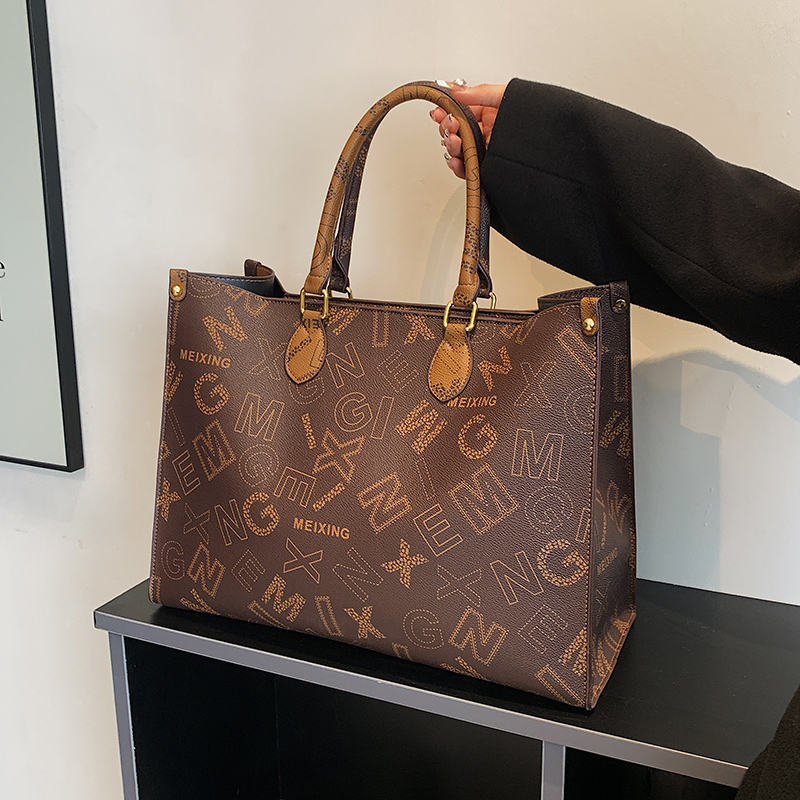 小众包包女2023新款法式复古手提购物袋K大容量时尚百搭通勤托特