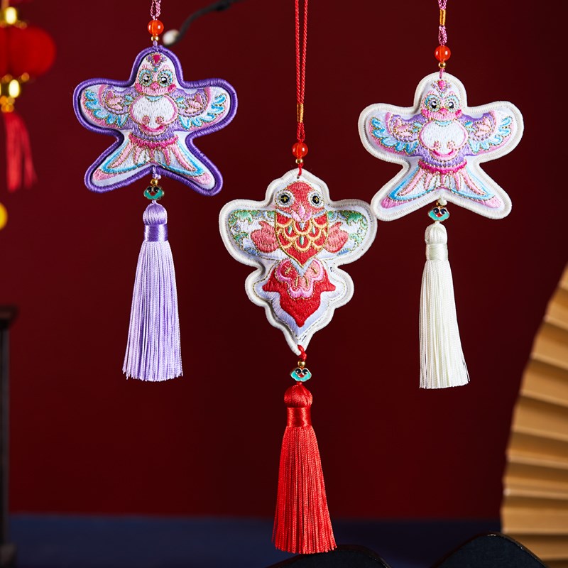 2025年新款端午节手工刺绣风筝香包车I载挂件传统古风锦鲤香囊随