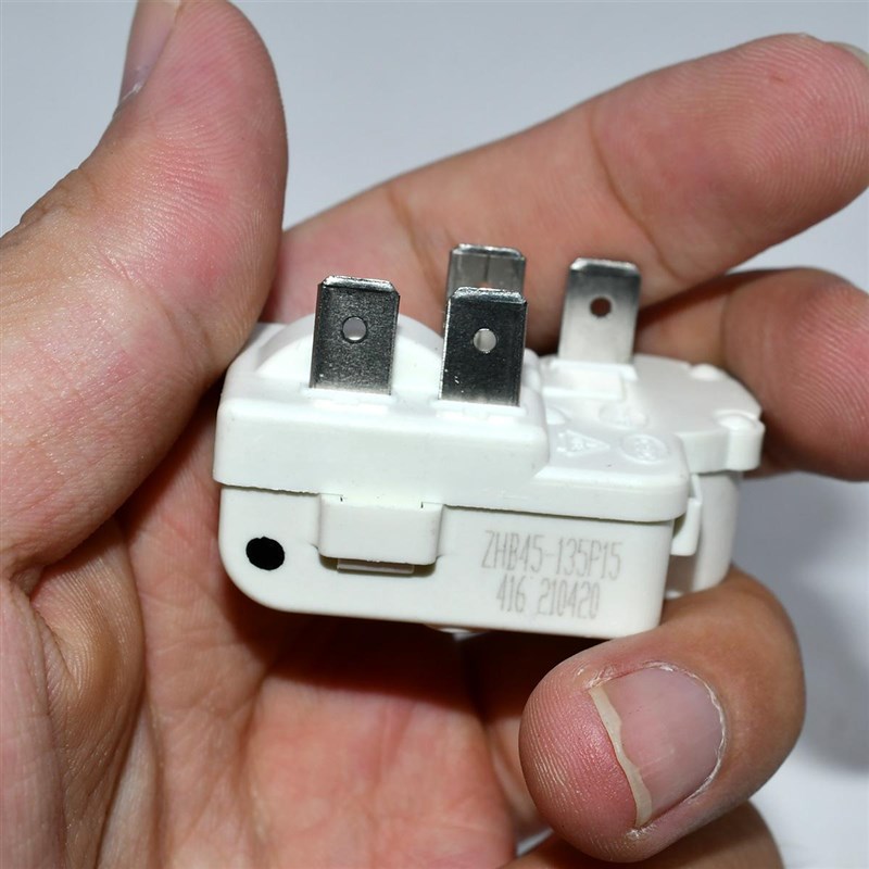 原装冰箱冰柜PTC启动器ZHB35/40/45/54/60通用过载保护继电器电容
