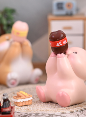 快乐吨吨猪工位小摆件解压办公室桌面日系治O愈车载装饰品礼物女