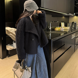 气质时髦新款大翻领山羊绒拉毛外套冬季短款羊毛拉绒大衣女小个子