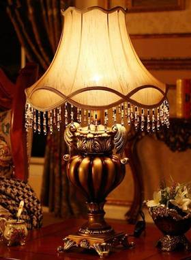 欧式客台厅灯轻奢复古美式古典奢华温馨头浪漫OHT婚室房卧床柜灯