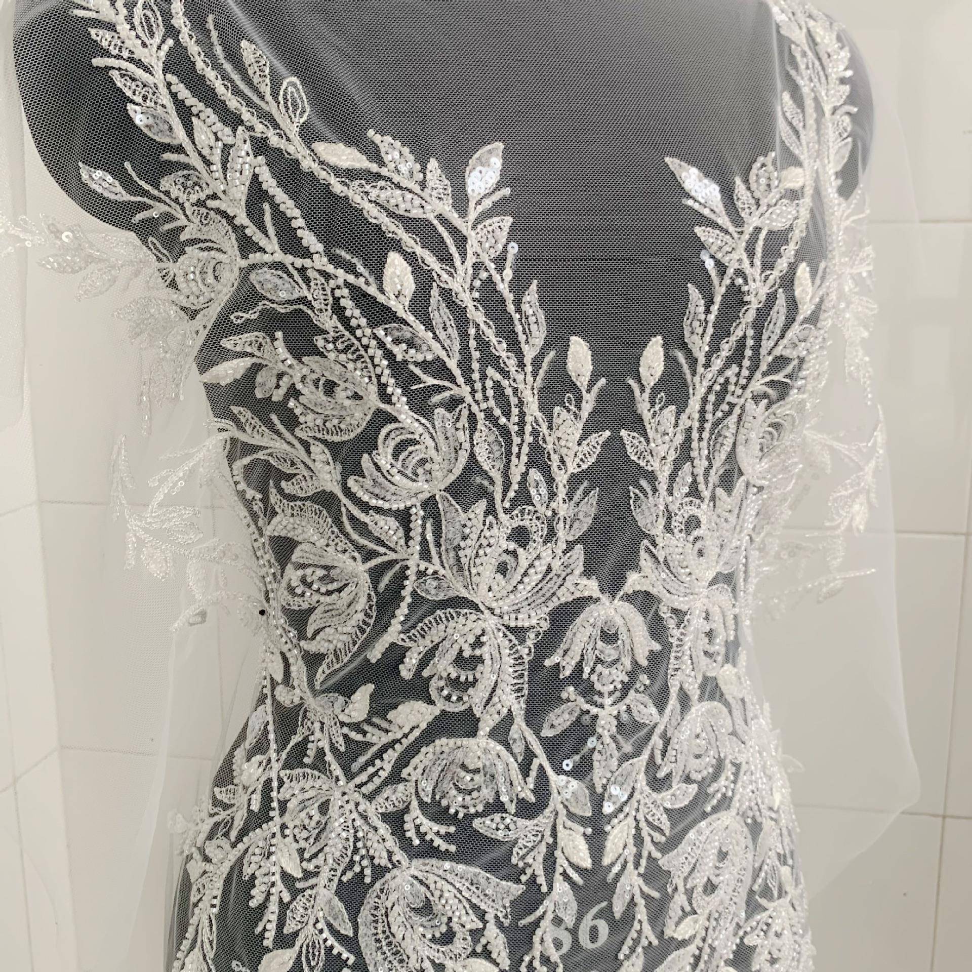 品绣蕾丝布贴重工钉珠亮片蕾礼丝婚纱服花贴服饰231011花朵新贴片