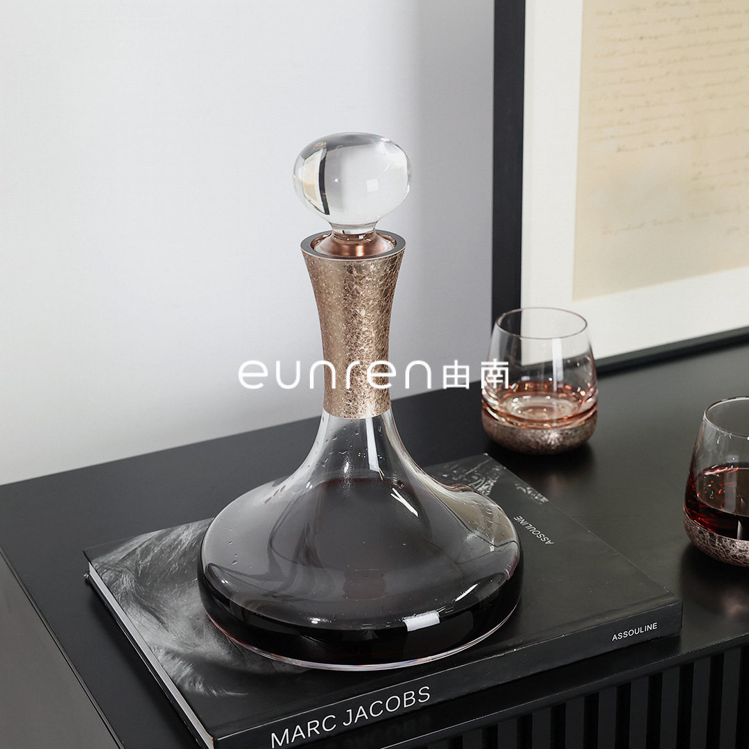 新款玻璃欧式红酒醒酒器带盖酒具组合高档奢华创意茶几家用分酒器