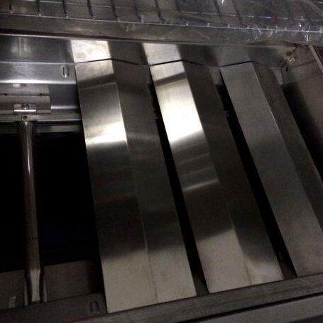 户外驴友别墅家用燃气木炭烤炉304不锈钢挡火板bbq烧烤配件