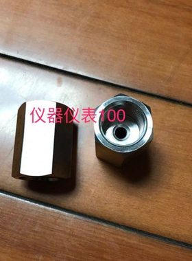 1/2NPT-M20*1.5 双内丝不锈钢接头 内螺纹一边1/2NPT 一边M20*1.5