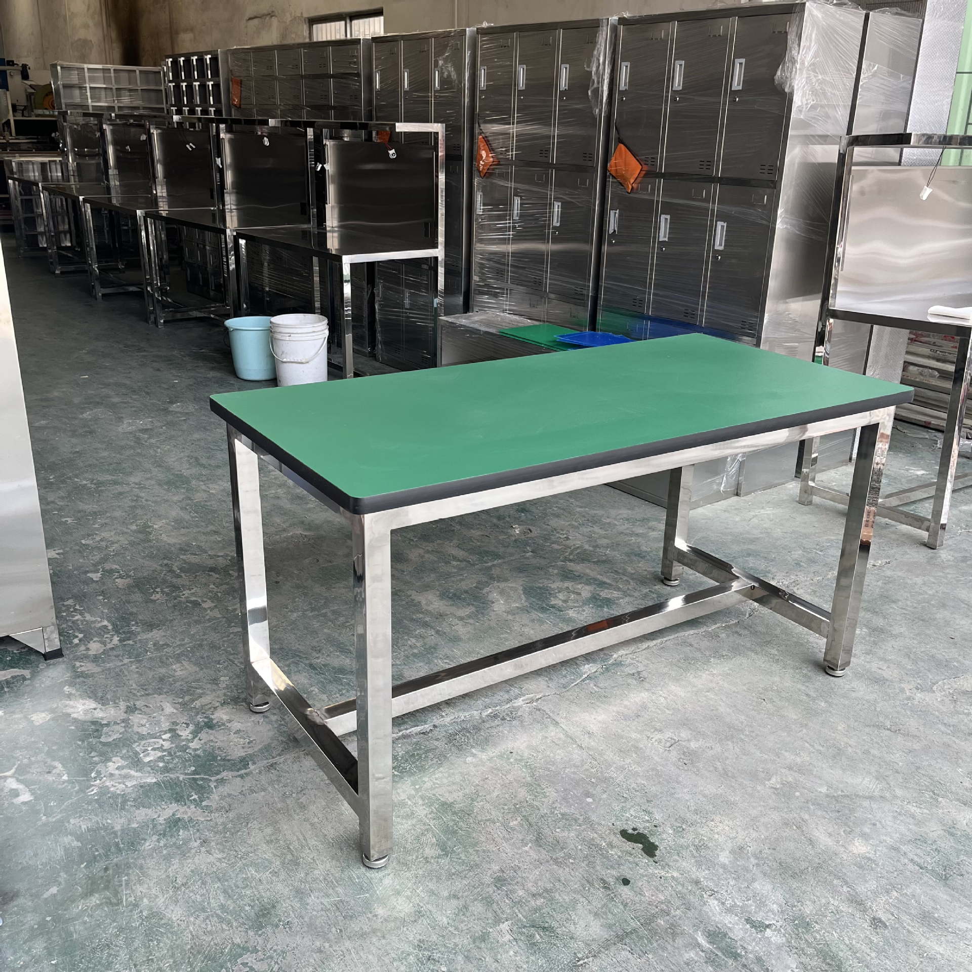 不锈钢工作台防静电钳工桌重型操作台工厂车间流水装配打包实验台