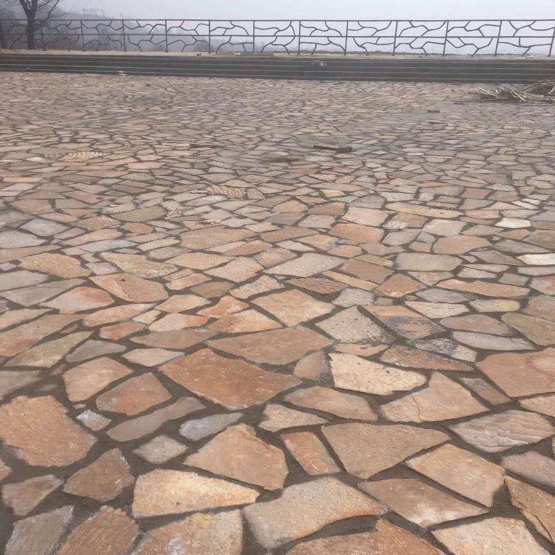 砌墙建筑石用材石乱形石广步场铺路乱片石草坪踏石高559粱红乱型