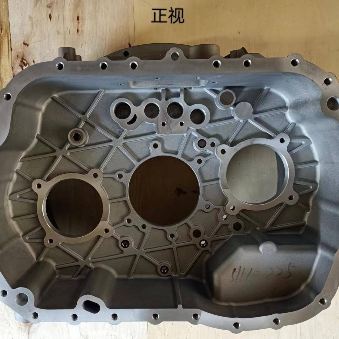 重汽变速器前壳(16挡,AMT,铝壳,底拉,后悬置,缓速器)AZ2220000225