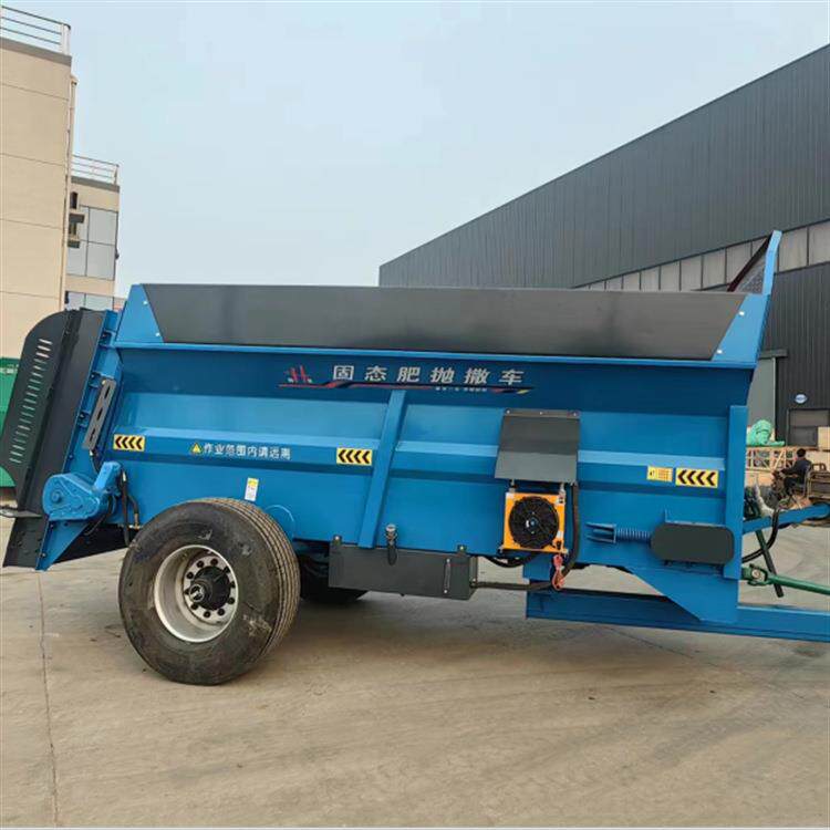 自走式三轮撒粪一体机农用三轮改装撒肥机农业机械牛粪抛撒机