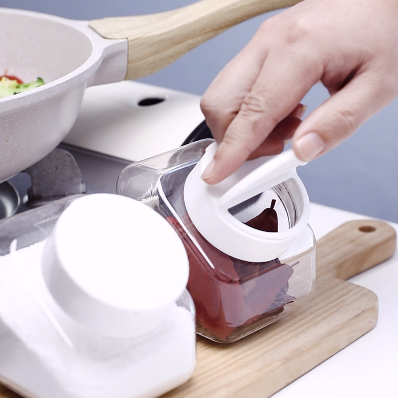 日本进口调料罐双开口调味瓶厨房翻盖带孔胡椒粉瓶盐罐撒粉佐料瓶