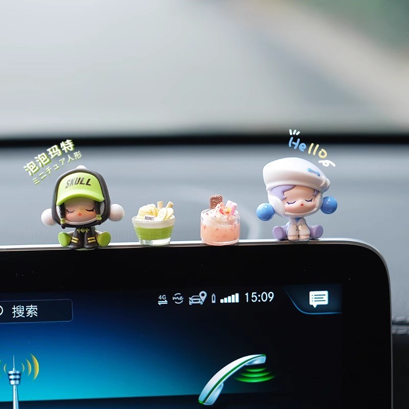 泡泡玛特车载摆件汽m车中控台显示屏高级感公仔装饰件女士高档礼
