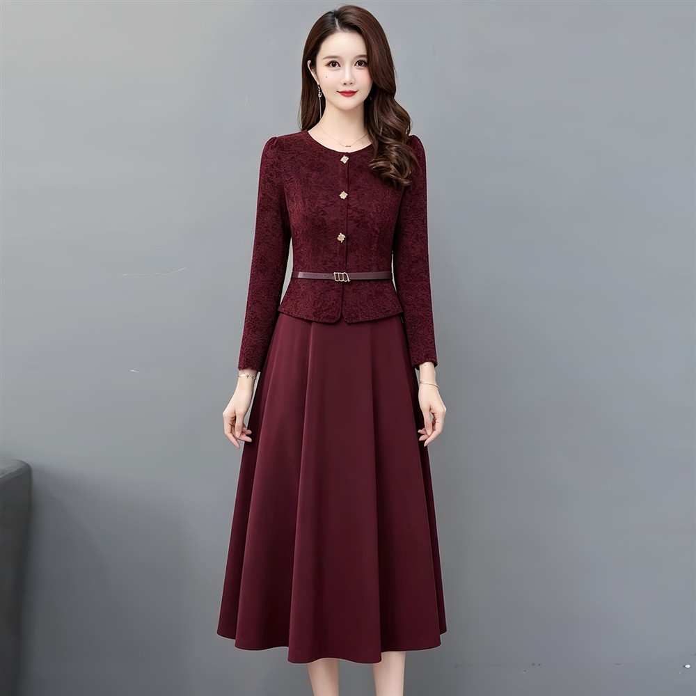 假两件蕾丝拼结连衣裙女2026年秋红色喜庆女装礼服裙中长款A字裙