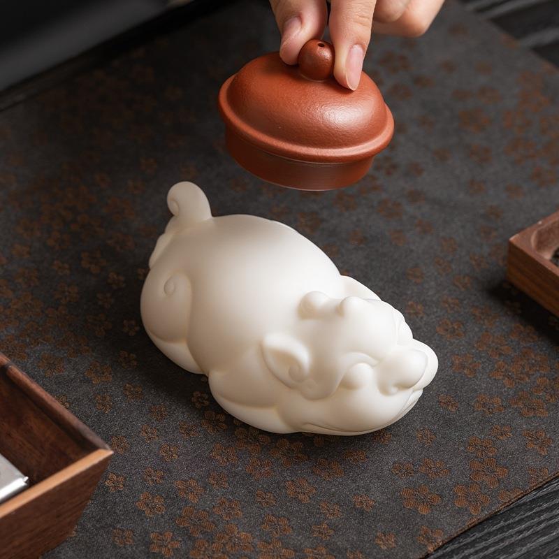 素烧羊脂玉瓷茶宠中式貔貅茶台摆件陶瓷装饰品茶桌小饰品