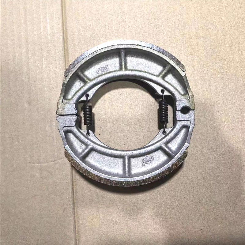 适用铃木 GT125 骏驰QS125-5A-5B-5E-5F前碟刹片刹车块刹车片原装