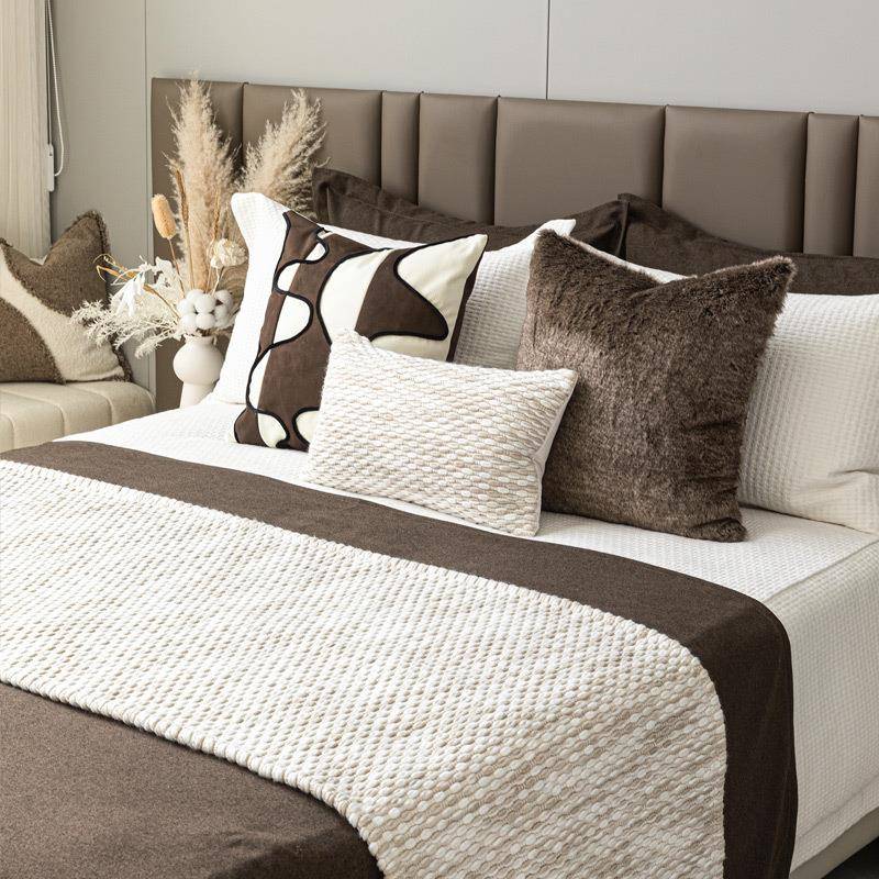 诧寂风样板间床尾巾棕色咖色抱枕床旗搭毯酒店民宿床品组合多件套