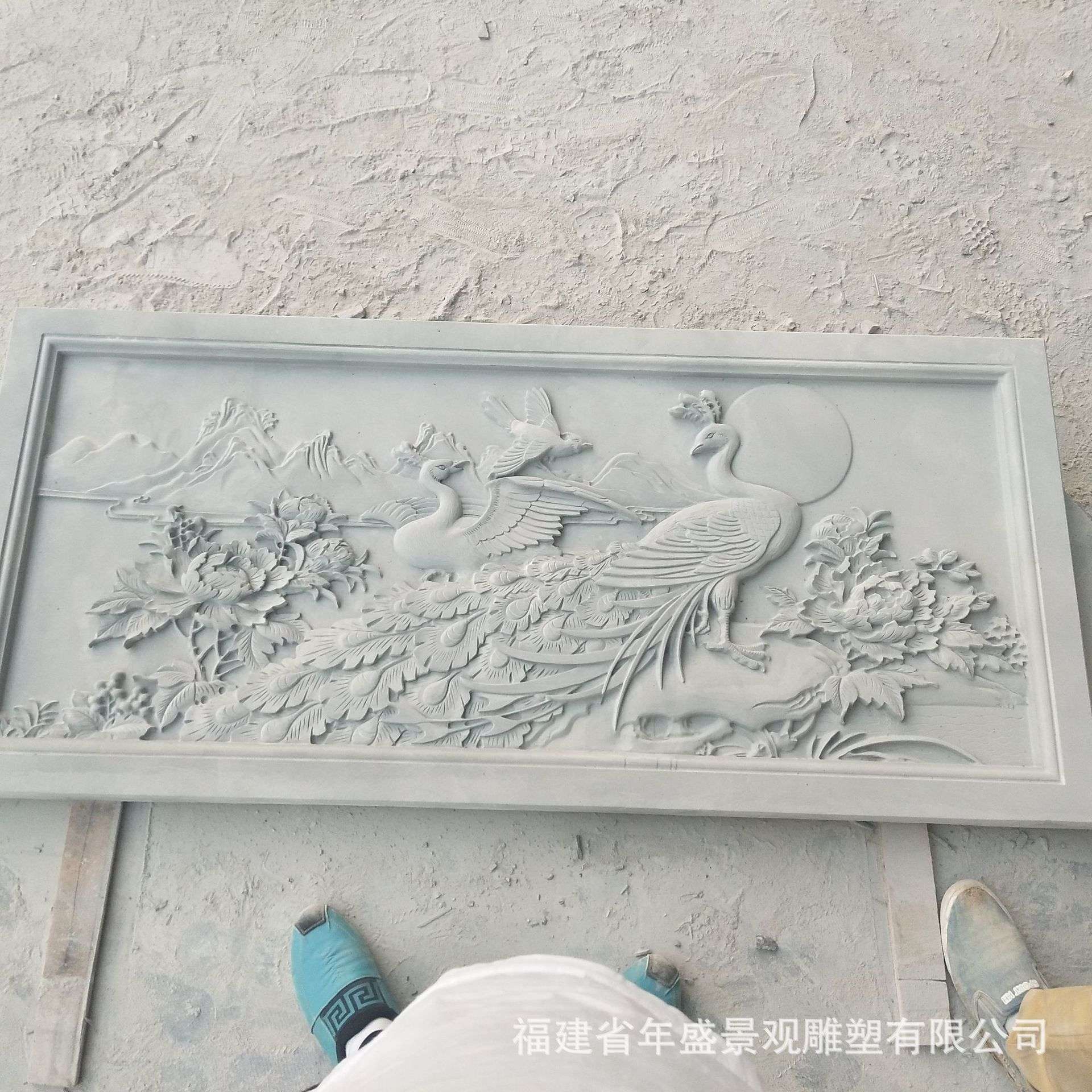 厂家青石孔雀牡丹浮雕壁画　吉祥富贵石雕工艺品仿古客厅装饰图片