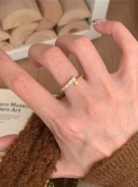 【交错星轨】简约m拉丝戒指女新款微镶锆石轻奢高级感食指戒指环