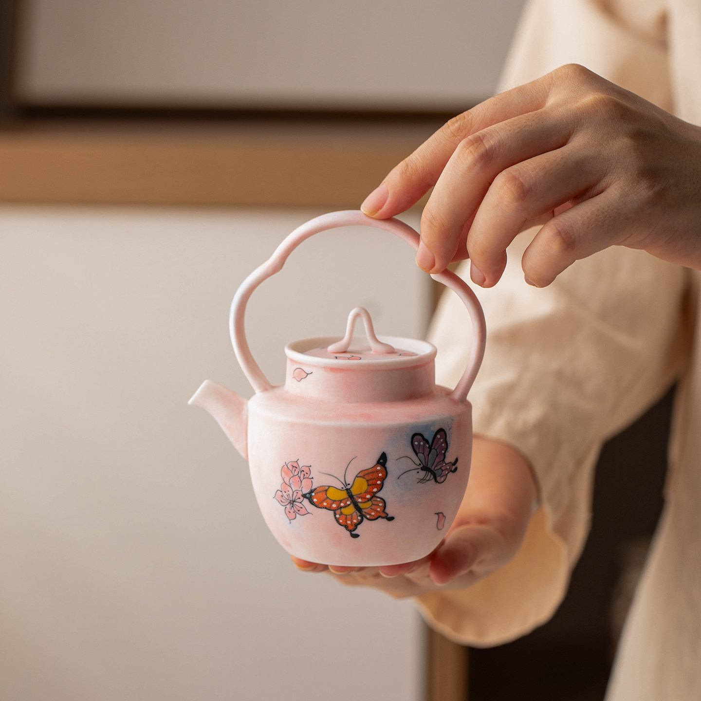 右汝手绘油画粉蝶提梁壶家用泡茶壶高颜值女士单壶功夫茶具泡茶器