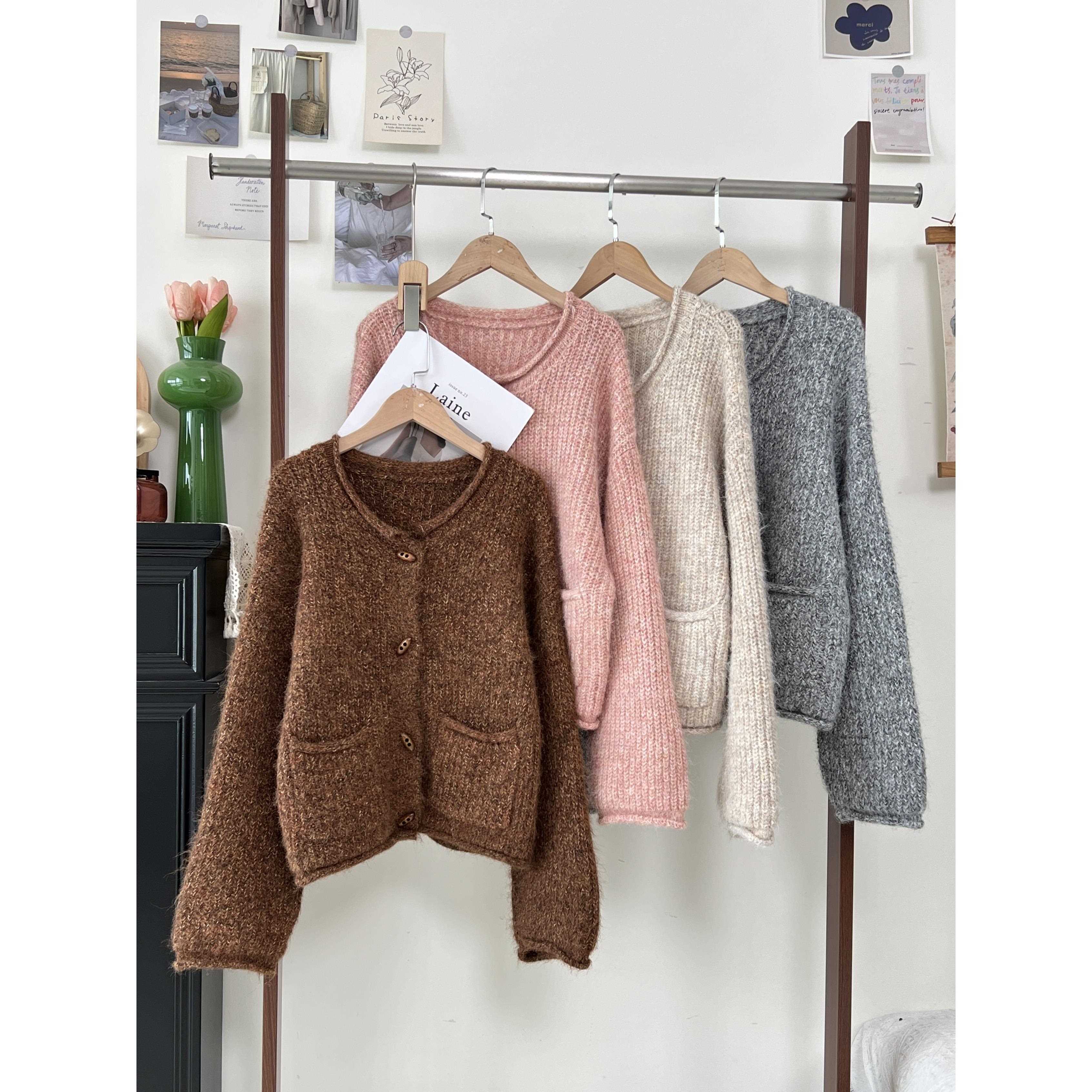 茜茜女孩秋冬牛角扣卷边单排扣宽松慵懒针织开衫软糯毛衣