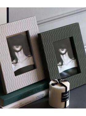 现代简桌面相框台卧室书房皮质摆像6寸7寸样板房间HGX23123装饰品