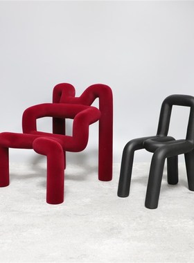 现代简约创意树脂植绒椅子书房样板间售楼部书T架桌面装饰品摆件