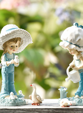 牛仔裤水壶女孩卡通桌面摆件庭院户外花园K阳台布置造景树脂工艺