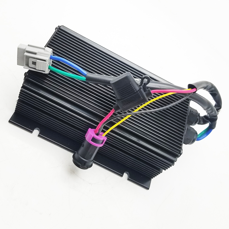 金彭D70金鹏S70电动汽车轿车电源电压转换器电动U四轮车转12V