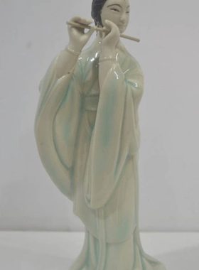 陶瓷古代仕女宫女侍女摆件 书房电视柜摆设 吹萧女 明清古典饰品