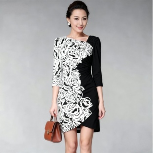 女2026新款优质修身显瘦黑白印花简约牛奶丝包臀针织大码连衣裙子