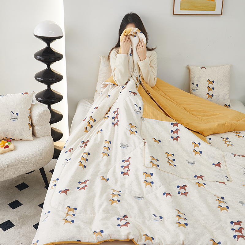 多功能抱枕被子两用午睡毯子二合一车载枕头N被办公室靠枕四季通