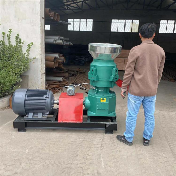 玉米豆粕草料颗粒机羔羊喂养饲料制粒设备平模小型秸秆成型机