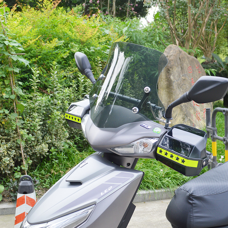 适用于UCR125前挡风板挡风玻璃踏摩托车改装件风挡不锈钢调节支架