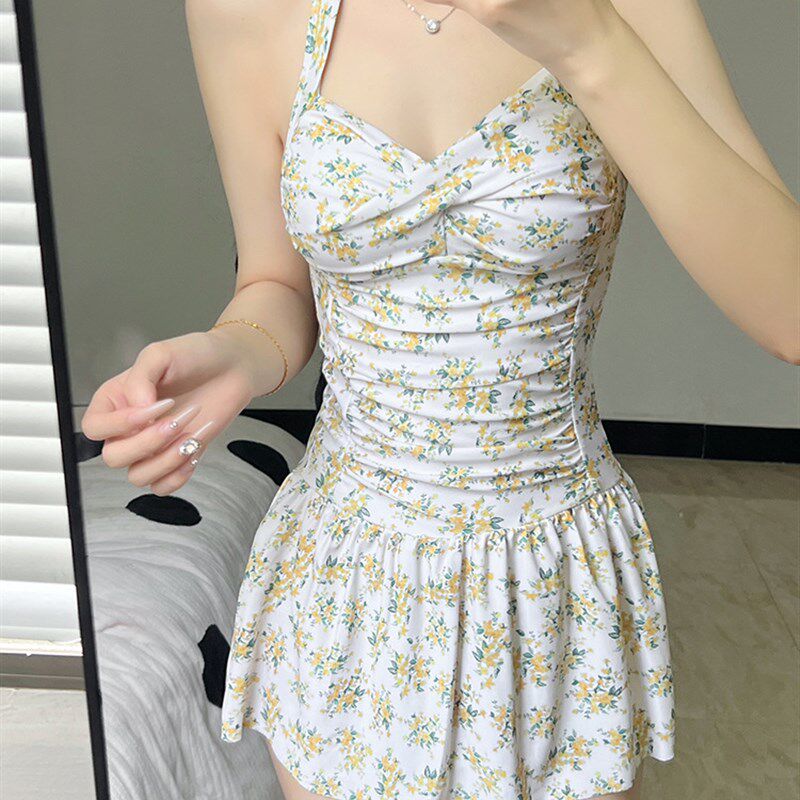 2024新款连体裙式波点微胖女孩泳衣女保守显瘦遮肉性感大胸聚拢