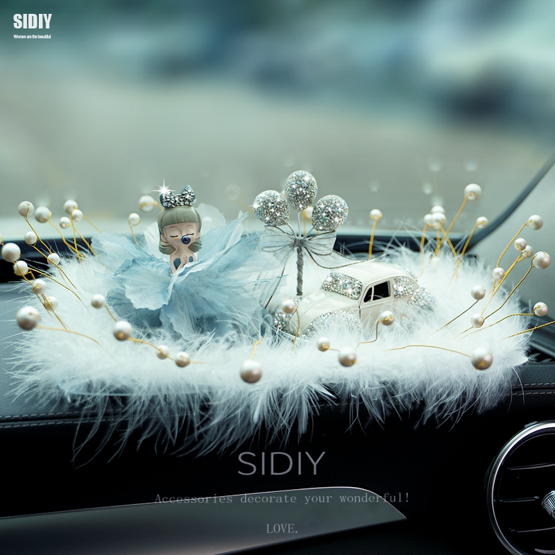 车载内饰摆件网红款n小巧女神可爱款式多样镶钻内饰中控台用品大