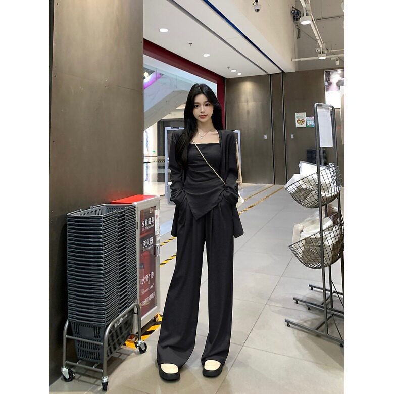 大码女装气质感套装春季吊带上衣胖MM显瘦西装长裤休闲三件套