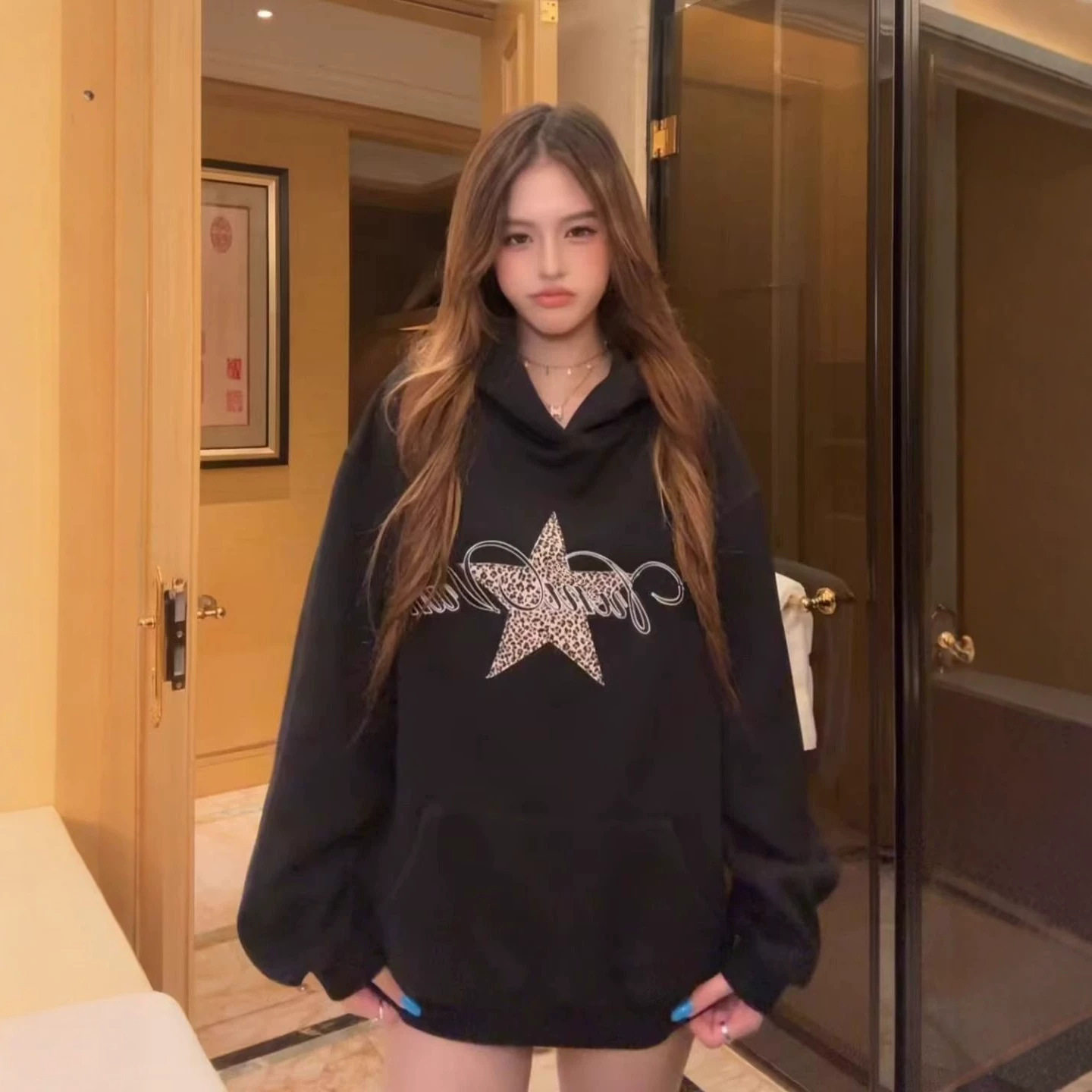 黑色连帽卫衣女美式豹纹星星印花2026秋冬新款慵懒风加绒加厚帽衫