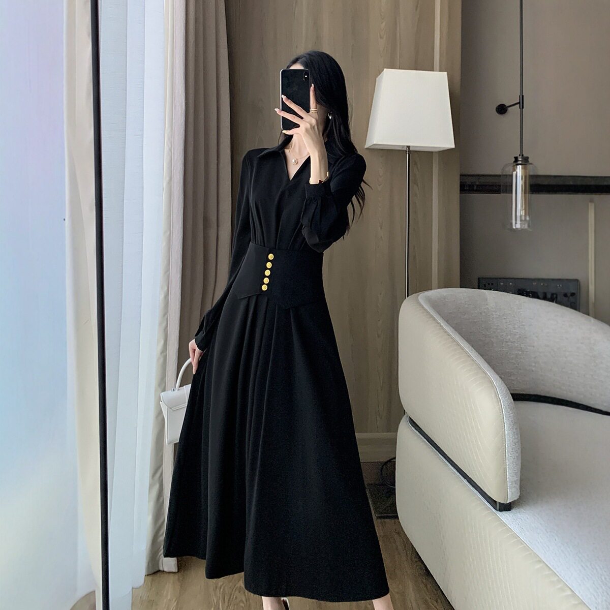 修身黑色连衣裙女2026秋新款法式复古显瘦气质赫本风腰封两件套