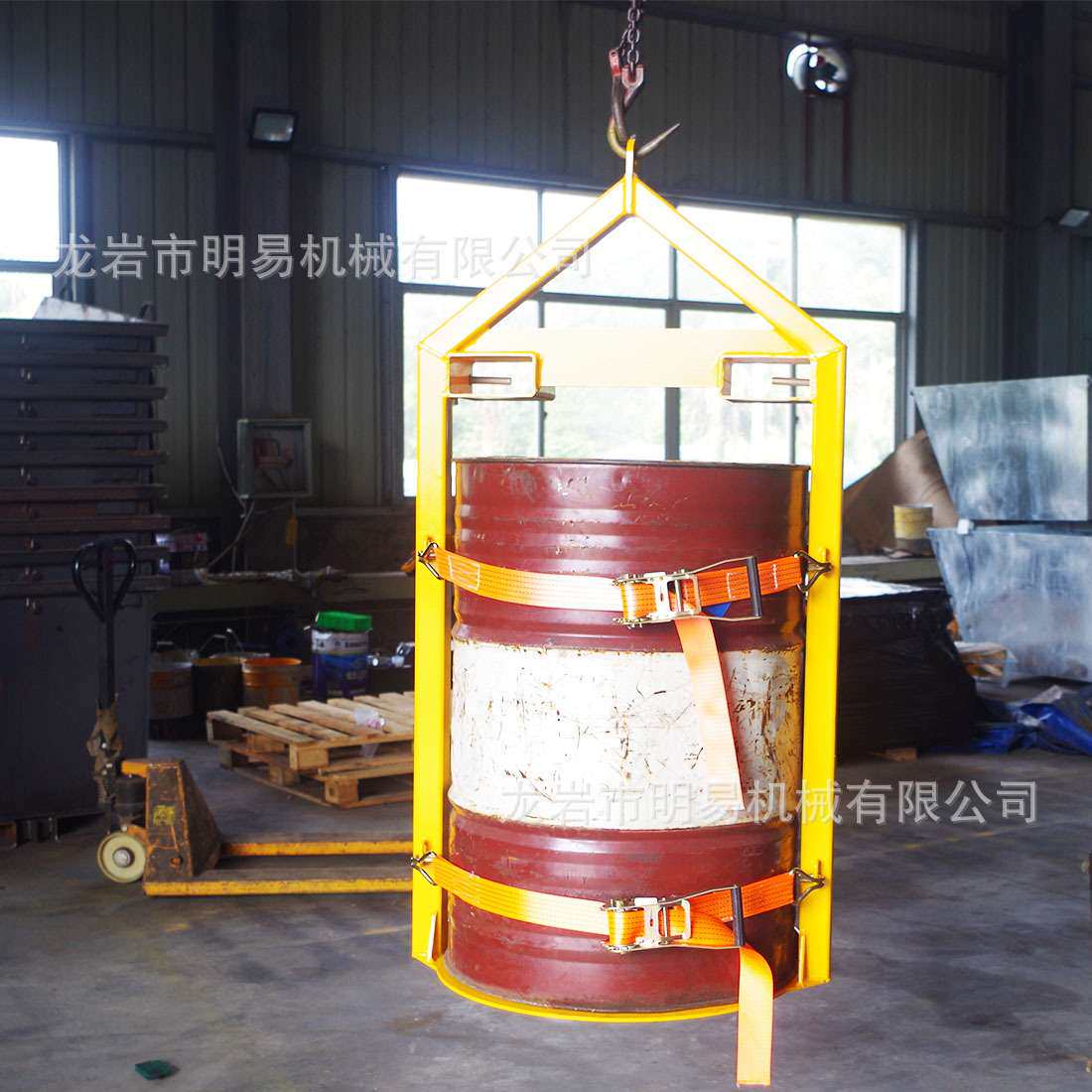 叉车吊桶器 抱箍式铁桶吊具 叉车属具 厂家直销多功能油桶搬运车