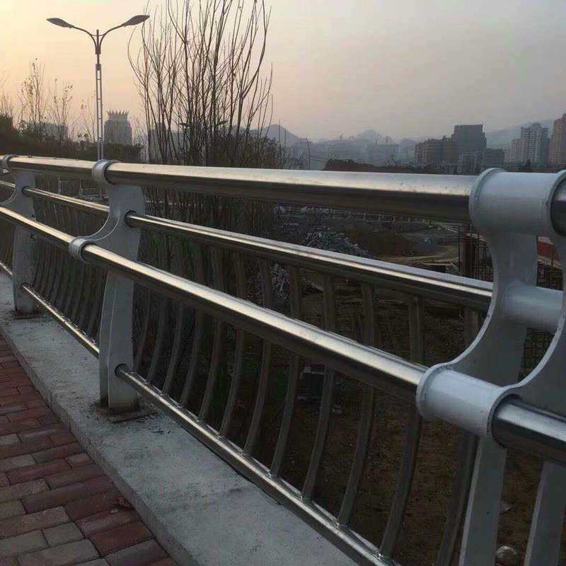桥梁护栏厂家  防撞设施护栏防撞栏 供应交通安全设施桥梁护栏