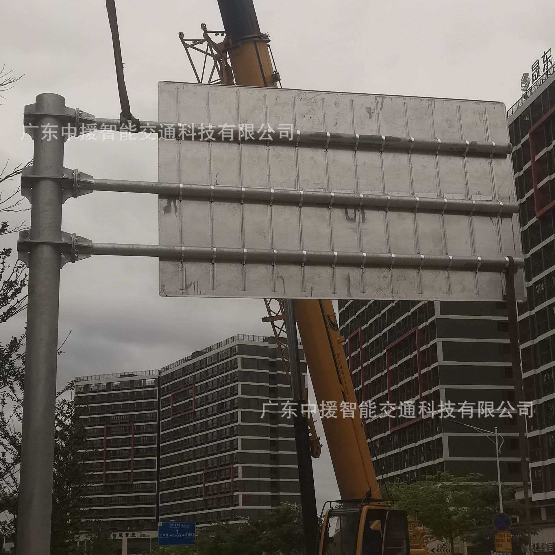 交通悬臂杆件用于城市主干道 国道 高速公路 可与标志牌配套供应